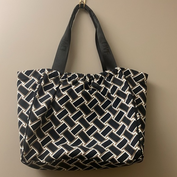 Diane Von Furstenberg x Target Collab Vintage Weave Neutral Tote Bag - Picture 4 of 7